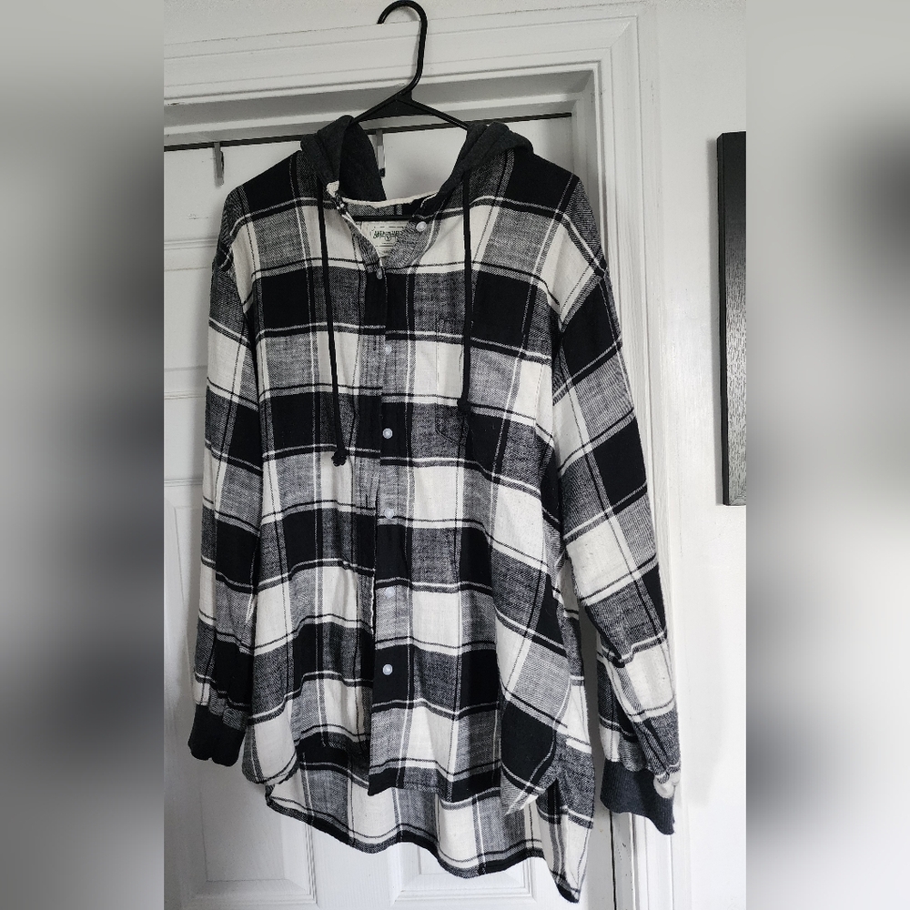 Mens American Eagle size L hooded flannel